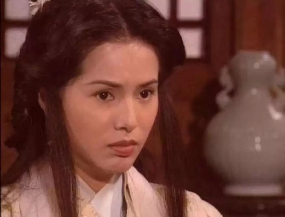 与大20岁离异富商相恋10年被抛弃，为此抑郁到自杀，能不能长点心？