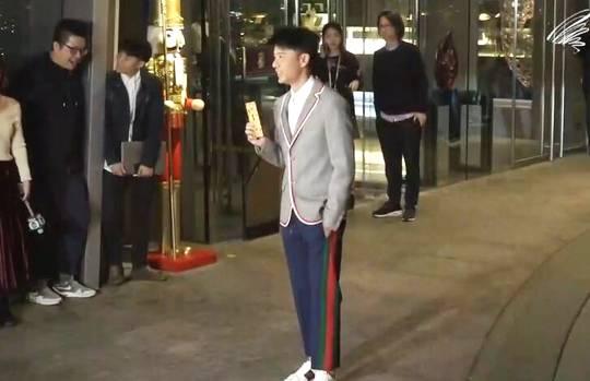 阿娇婚礼半个娱乐圈都来了!吴千语性感抢镜,张智霖夫妇最靓!