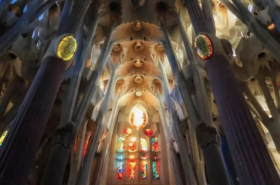 一个“疯子”,把烂尾楼盖成了世界文化遗产