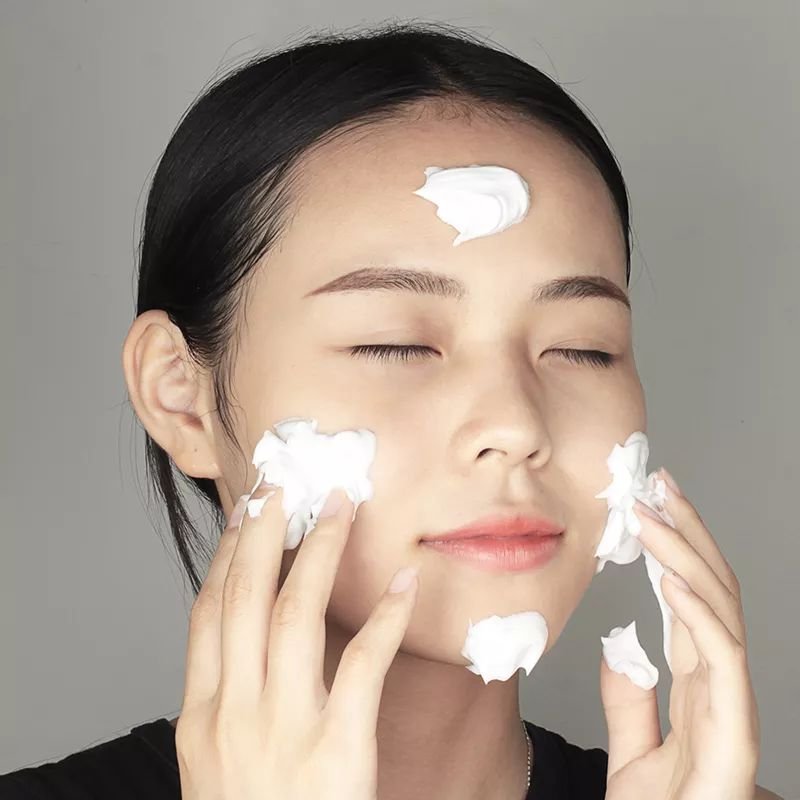 这么多年的脸白洗了