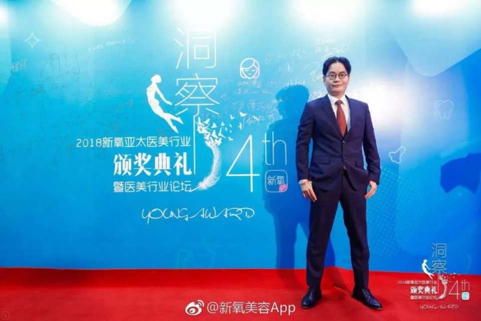 要说今年最受欢迎的黑莲花脸，换头失败的她当之无愧！