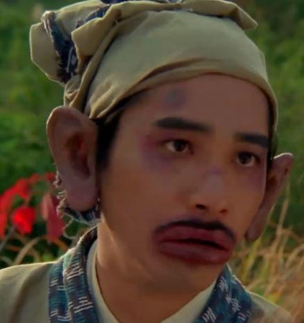 热巴最新直播自爆从小到大最自卑的颜值bug！竟然不是鼻子…