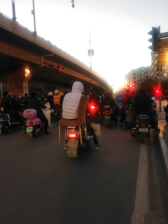 每日神段子丨生活让你咬牙坚持的真正目的是让你的咬肌变大 ​​​​