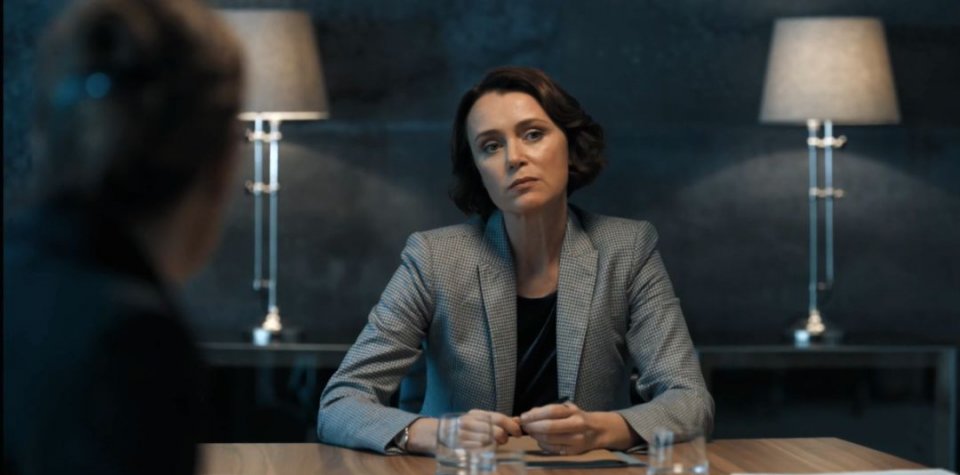 看女高管与小狼狗谈恋爱,不如看看她是怎么将