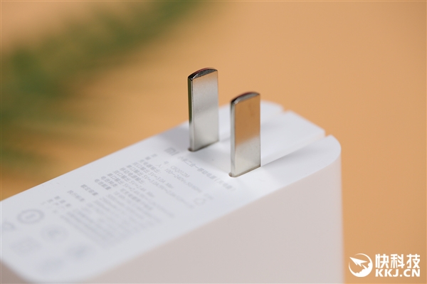 18W快充！99元小米二合一移动电源图赏