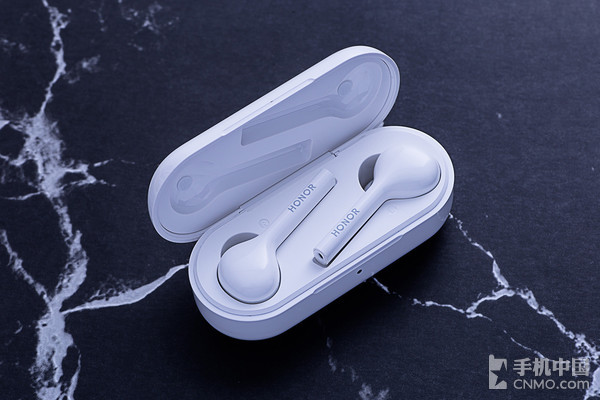 荣耀FlyPods青春版评测 便携设计听感出众