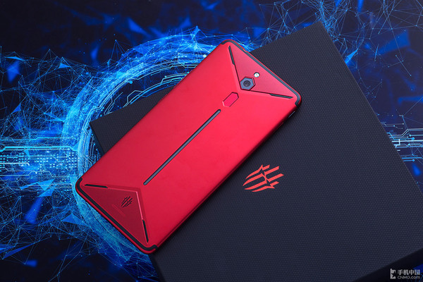 红魔Mars电竞手机荣获年度游戏手机称号