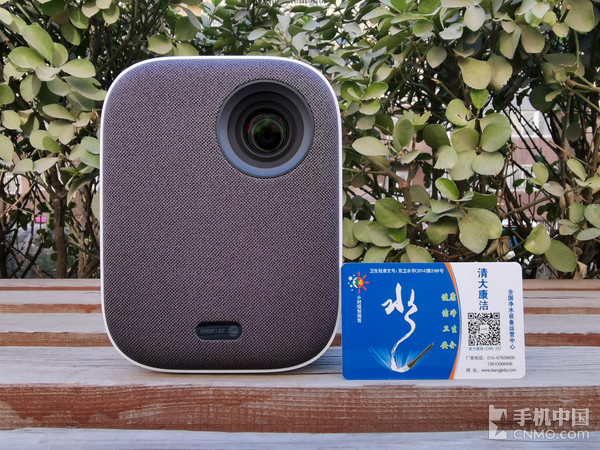 米家投影仪青春版评测: 背包里的百吋电视