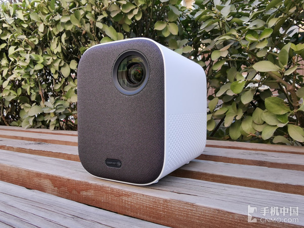 米家投影仪青春版评测: 背包里的百吋电视