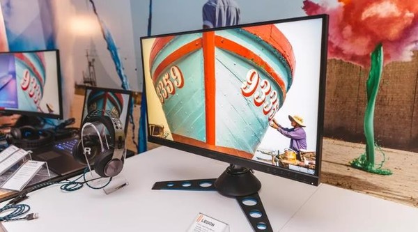CES2019联想放“大”招 49英寸显示器俱乐部再添一员