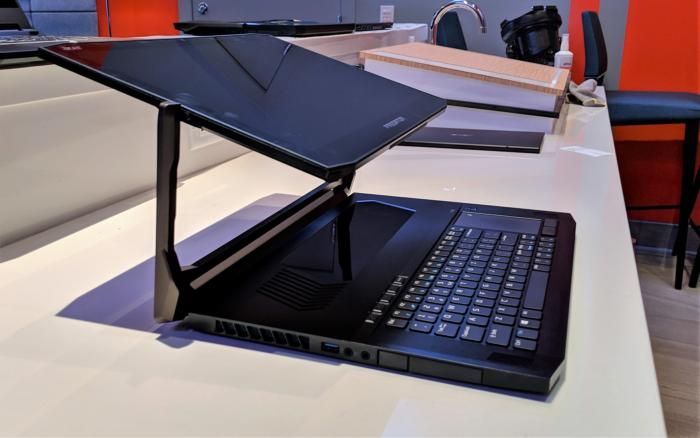 可翻转屏幕的17英寸2合1怪兽游戏笔电：宏碁Triton 900