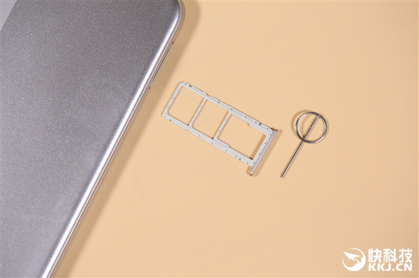 光哑同体艺术 799元荣耀畅玩8A开箱图赏