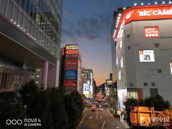 当华为nova4遇见东京：古今交融唯有广角相配