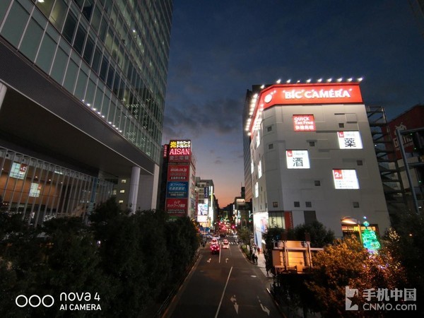 当华为nova4遇见东京：古今交融唯有广角相配