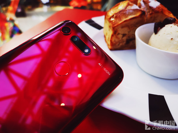 4800万超高清拍照 荣耀V20让专业摄影师欲罢不能