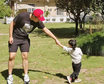 张子萱开直播被骂小三,首度公开回怼!陈赫狂送