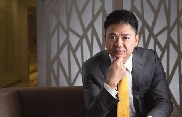 刘强东缺席京东商城年会引发“二当家”猜测 徐雷：别联想太多