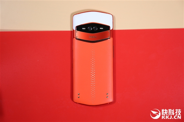 全球首创前置三摄!美图V7图赏:奢华扑面而来