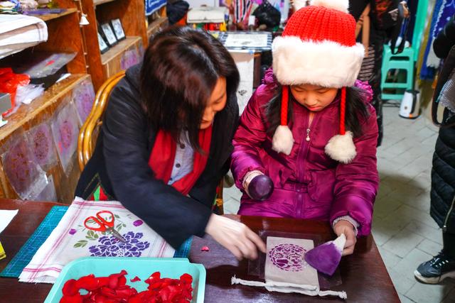 捶草印花、黑色剪纸、非遗陕州惊艳了女儿的寒假
