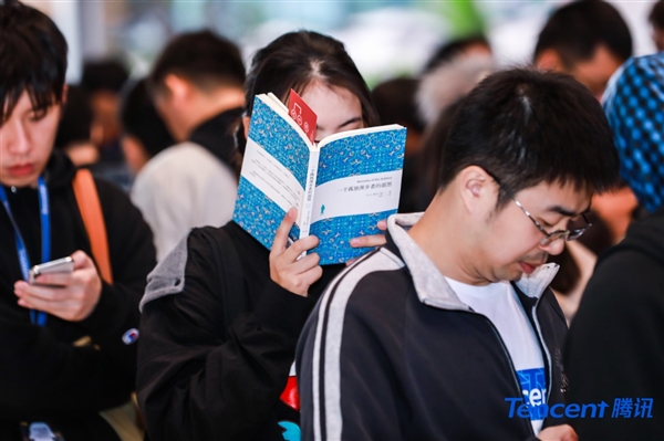 腾讯万人领红包 有人排队7小时：金额羡煞