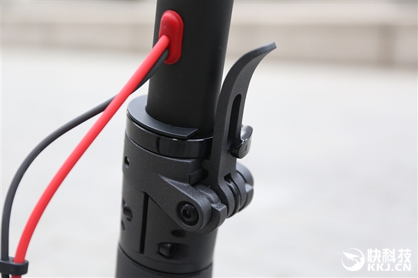 折叠只需3秒!小米米家电动滑板车Pro图赏