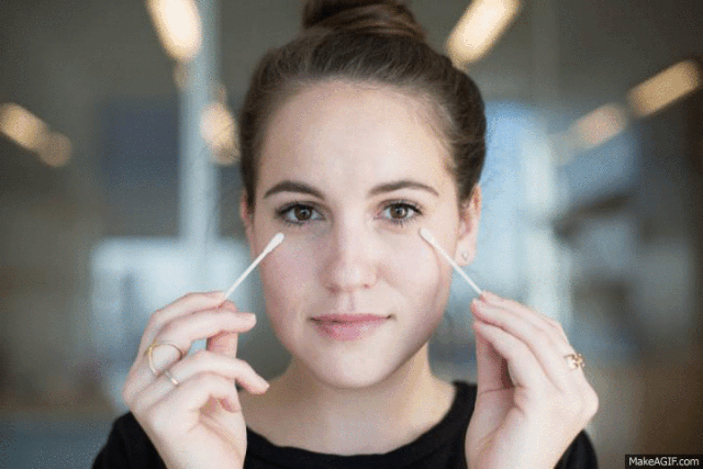 太阳穴 /  皱纹简直是女生的天敌,抗皱简直跟减肥一样,是很多女生