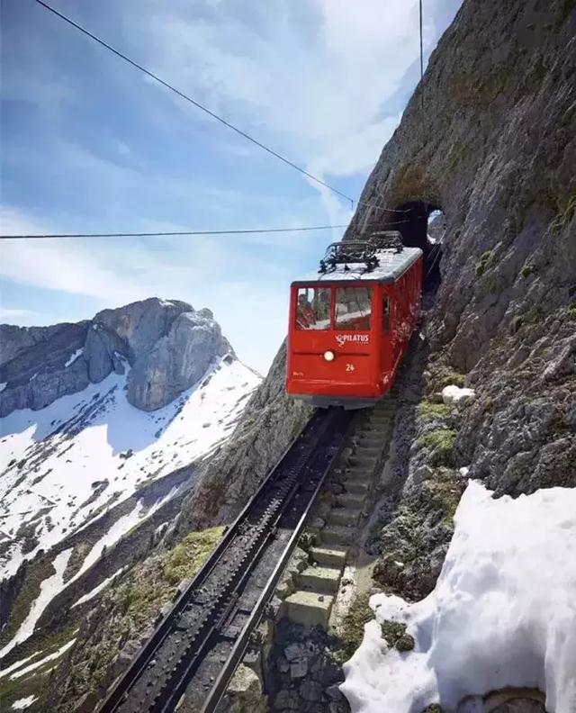 不用去瑞士,成都也要有山地火车了,直达四姑娘山!