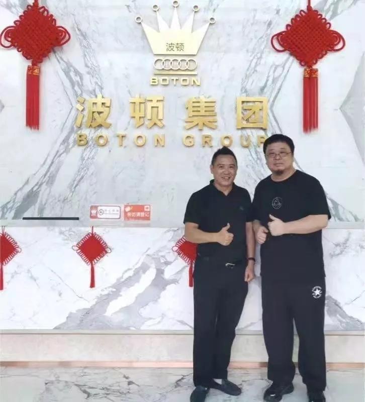 被冠以“工匠精神”的罗永浩退出聊天宝选择了电子烟