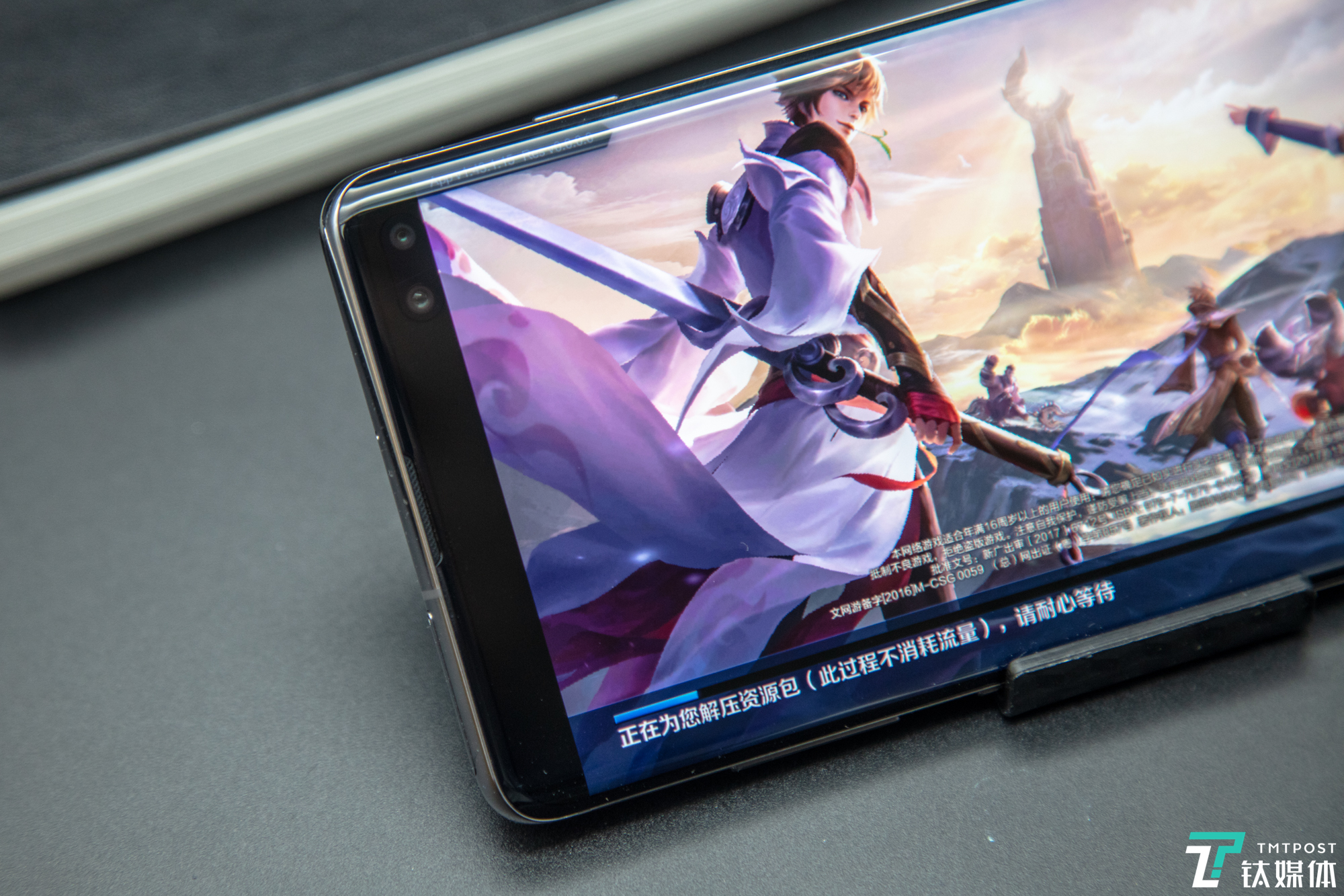 “机皇”的绝地反击，三星Galaxy S10+评测 | 钛极客