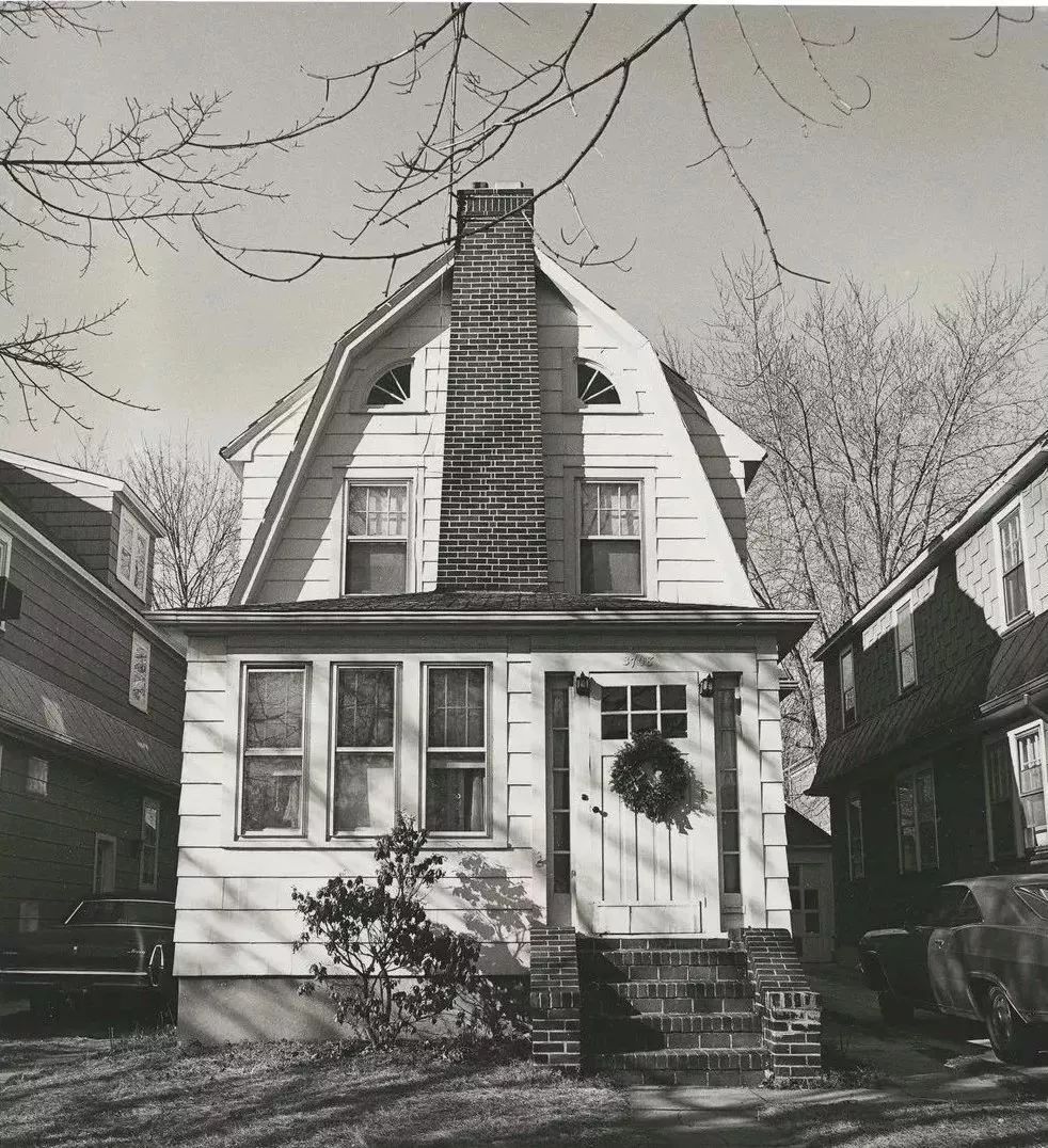 (康奈尔与家人生活多年的房子)