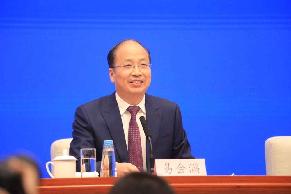 【虎嗅晚报】褚时健去世;华为通过银团贷款向五家中资银行募集140亿元贷款