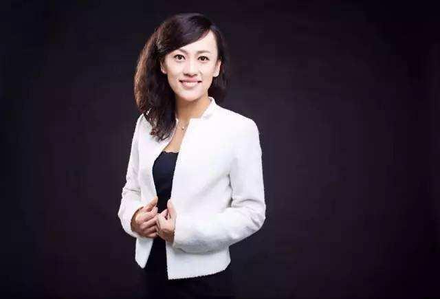 一个女人敢和马云拍桌？！聊聊彻底改变中国互联网的5个女人