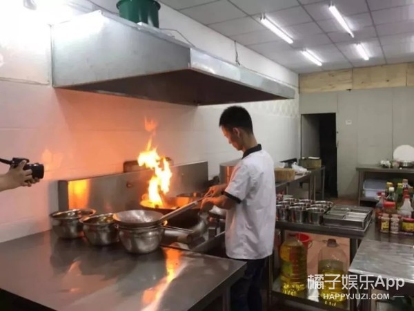 他怎么做个菜就被骂了？