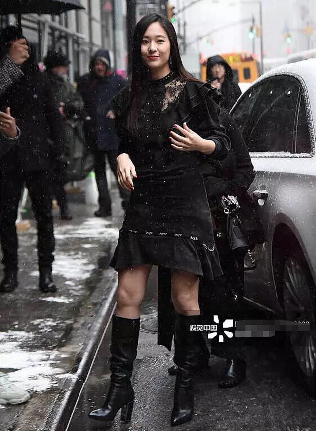 宋祖儿出席活动被抓拍，网友：脸怎么这么肉了？