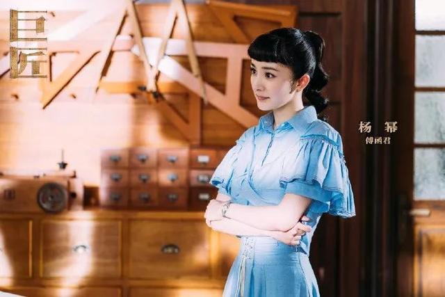 杨幂离婚后商业价值翻倍！成功打入国际市场，代言两家竞争品牌！