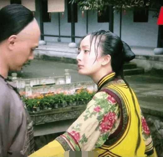 《宫》私藏花絮照:杨幂发际线8年前就贼高,何晟铭颜值校草级!