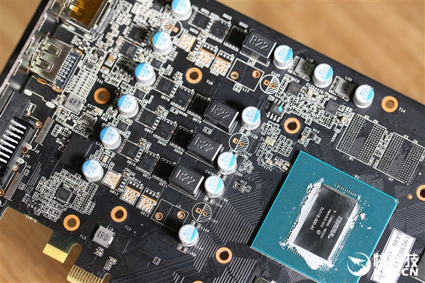 风盾plus散热：耕升GTX 1660追风版拆解图赏