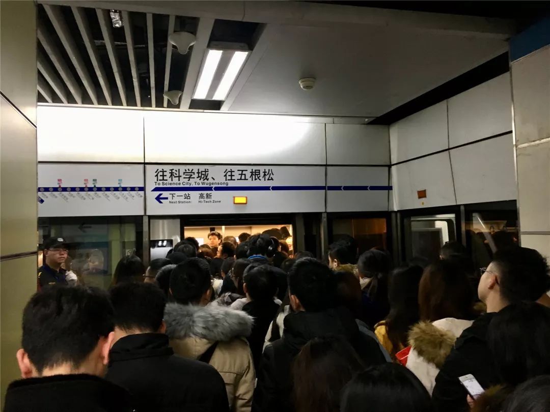 火车南站人多？对不起，今后人会更多！