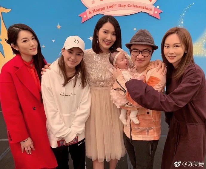 王祖蓝给女儿办百日宴，3个月的Gabrielle在现场简直是表情帝！