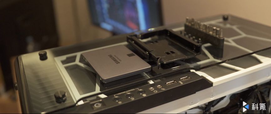 4-bit MLC NAND闪存技术加持，三星860 QVO SSD上手体验