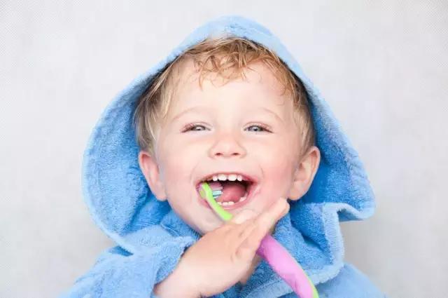 婴幼儿究竟能不能用电动牙刷？