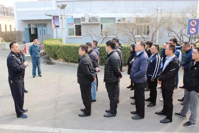 京东组织员工参观看守所 随行人感叹自由是人生最伟大的财富