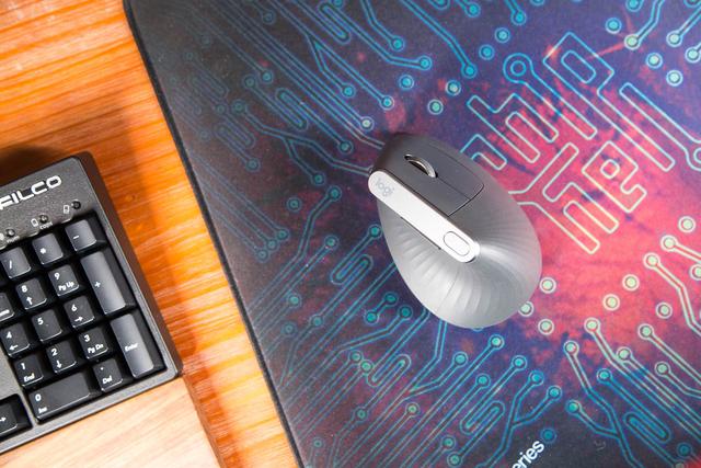 最佳办公鼠标?罗技 Logitech MX Vertical 垂直鼠标测评体验