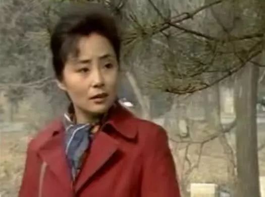 还记得《渴望》田莉吗?和军人老公恩爱多年,如今63岁气质优雅