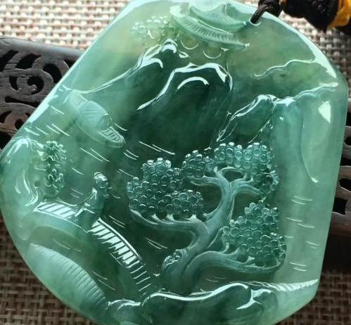 翡翠山水牌意境深远的的寓意