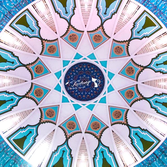 最有名的华人寺庙遇上最粉色的清真寺庙 只有这个城市能看到