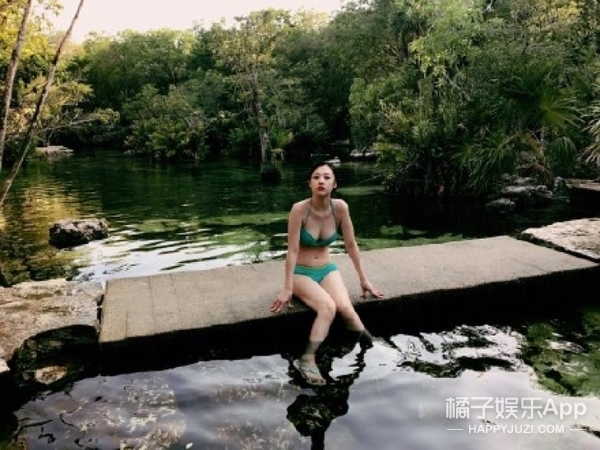 她在直播里这么做合适吗？