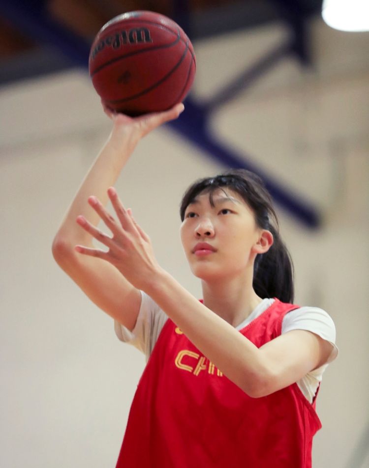 女篮姑娘圆梦wnba!韩旭第14顺位被纽约自由人选中