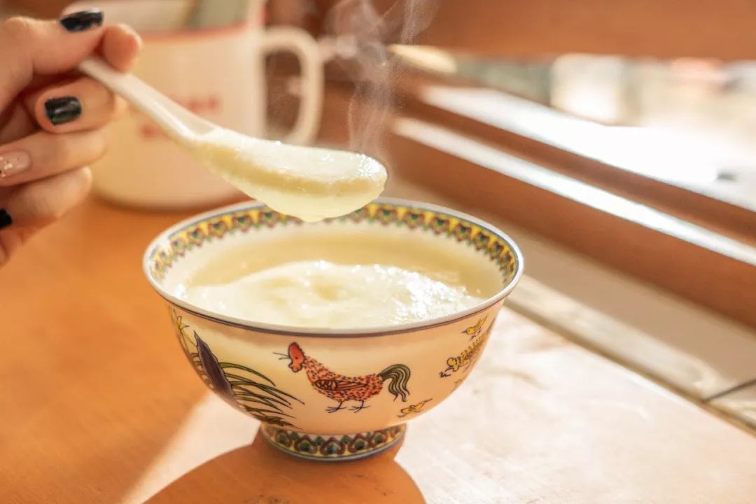魔都卖 20+种地方特色糖水的复古糖水店,招牌却是广式煲仔饭?有点任性!