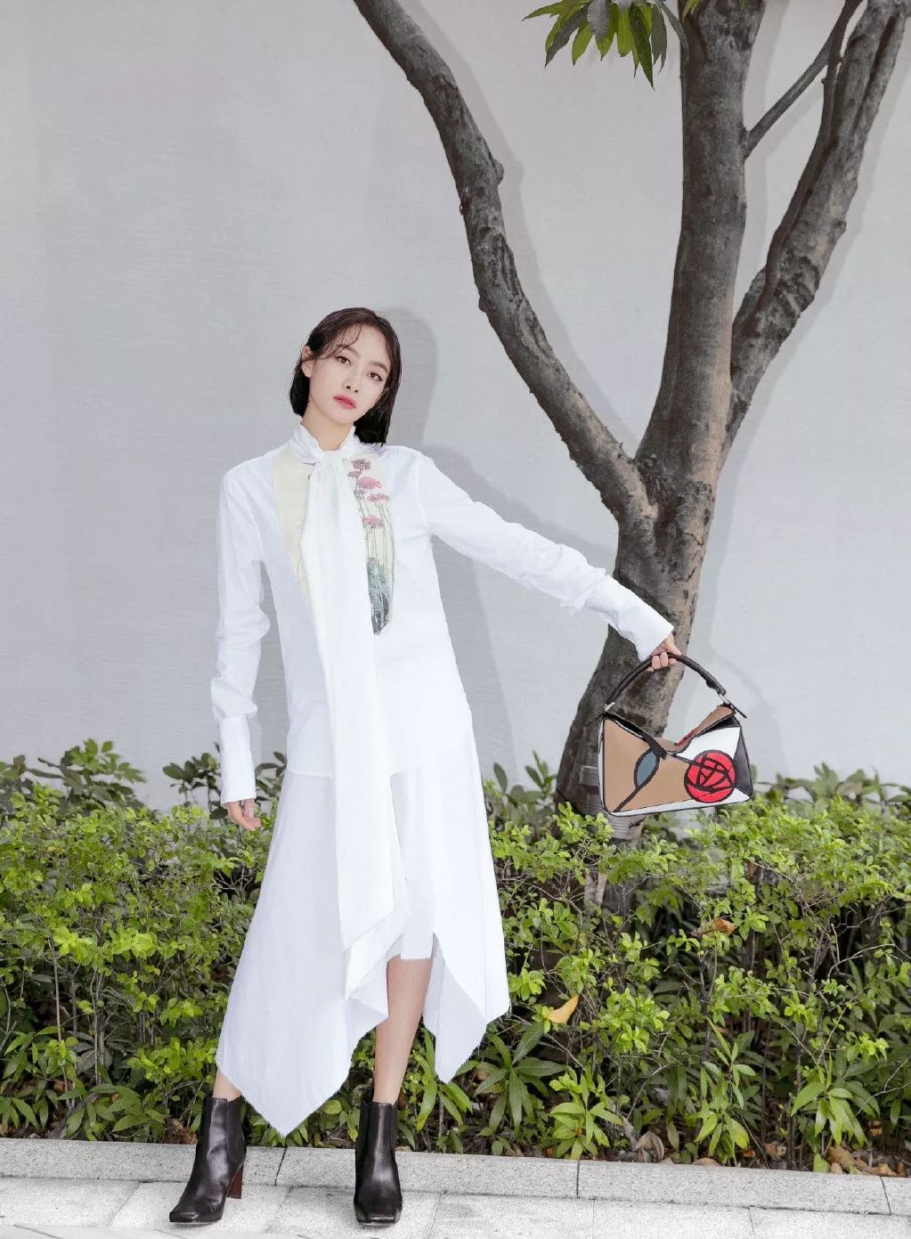 LOEWE 罗意威包2019必火?!还不是因为蔡依林、袁泉、唐嫣、杨幂等明星全都在背!